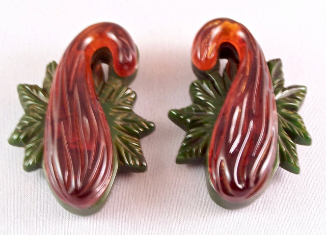 BP194 pr 2 color bakelite squash dress clips